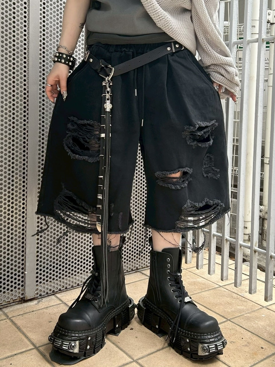 受注制【Never mind the XU】damage denim half pants