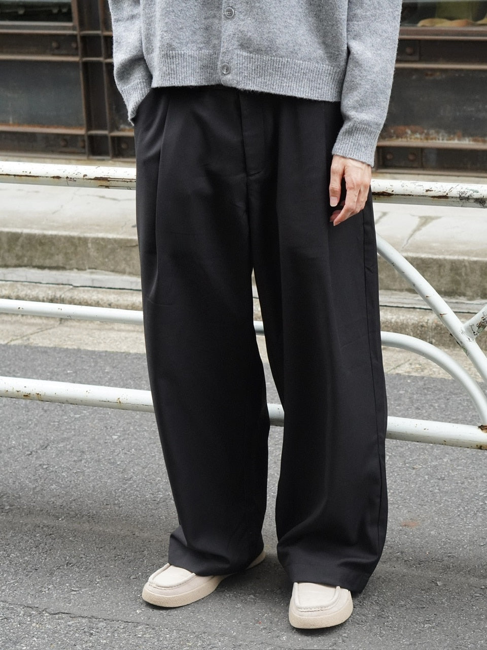 東京店WEB限定受注制【Chikashitsu +】wide tuck drape slacks / 【チカシツプラス】ワイドタックドレープスラックス (2color)