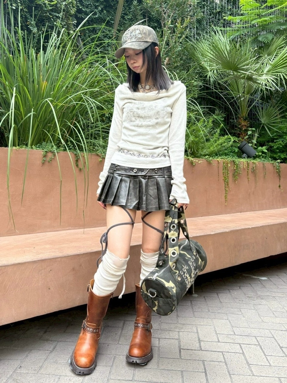 仙台に着画お願いしている。【Never mind the XU】loose fit long sleeve / 【ネバーマインドザエックスユー】ルーズフィットプリント長袖Tシャツ (3color)