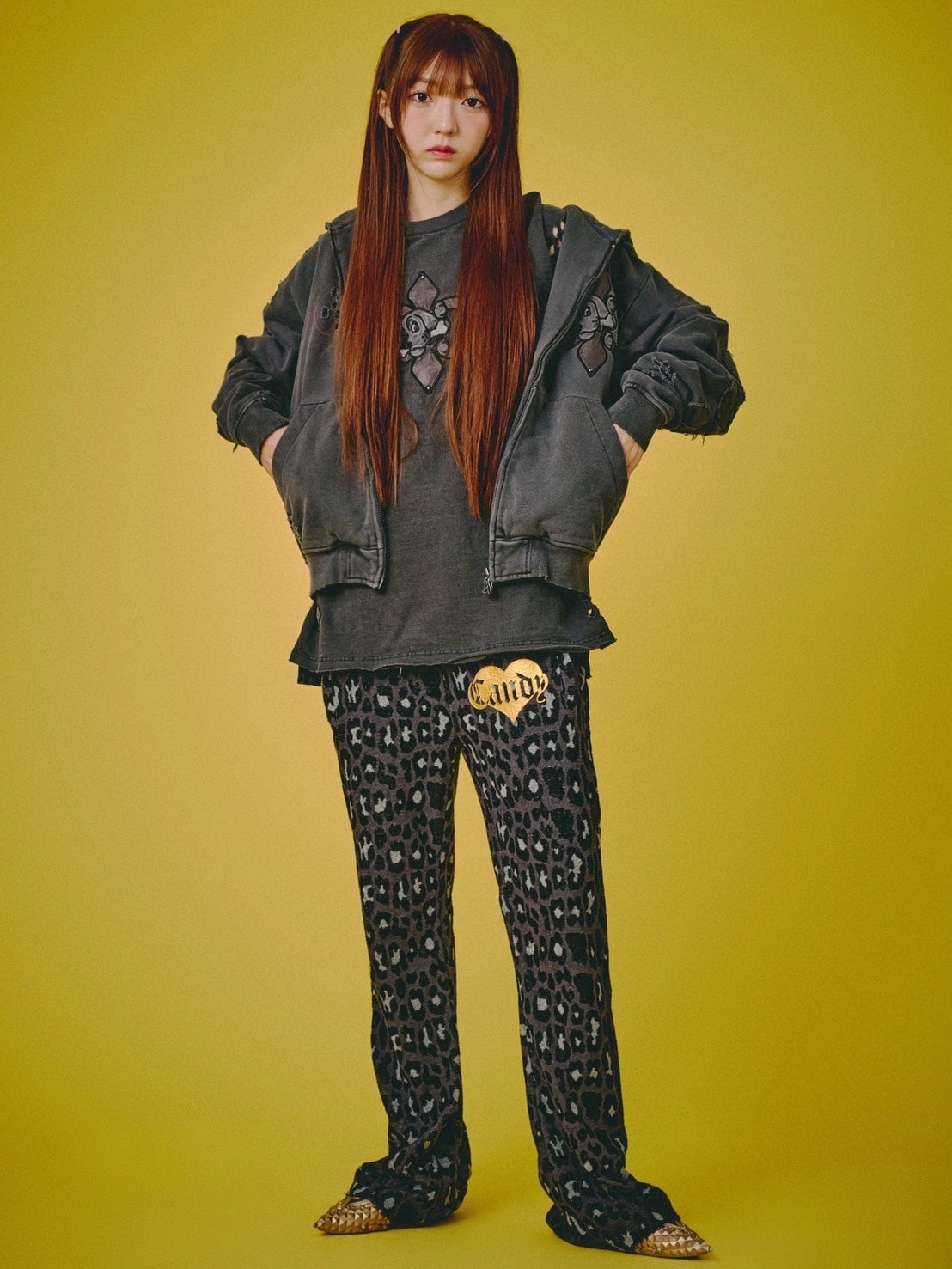 【GALFY】ぼろぼろロゴ百合の紋パーカー