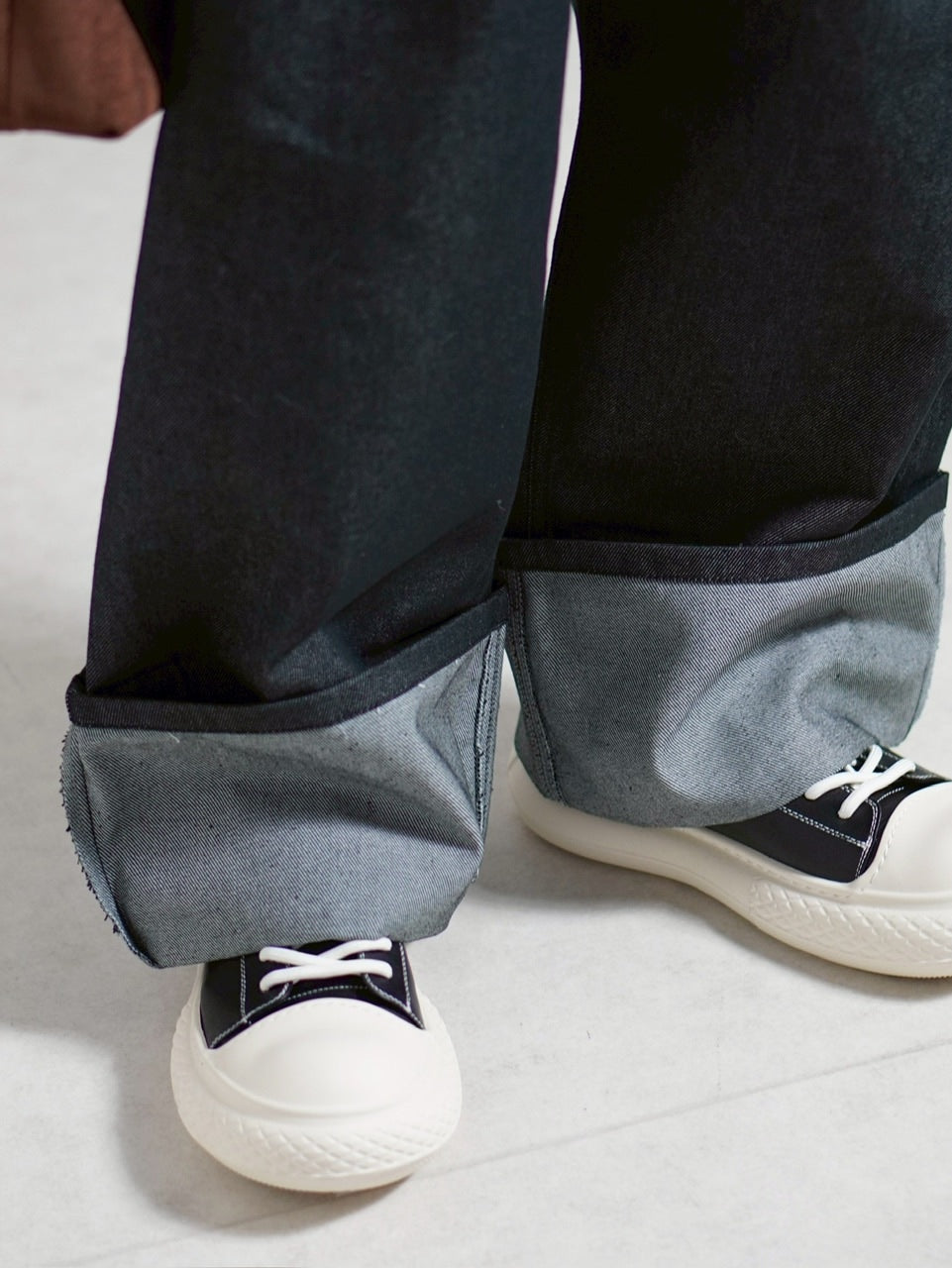 受注制【Chikashitsu +】roll-up balloon denim pants / 【チカシツプラス】ロールアップバルーンデニムパンツ (2color)