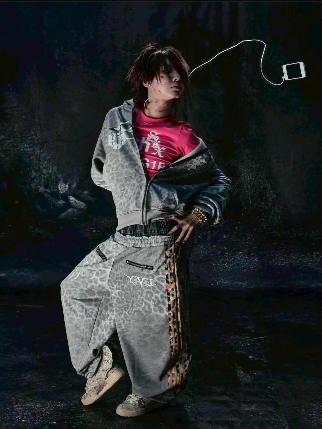 【Cozy world Wide】"BBY TECHG1RL" T SHIRT / 【コージーワールドワイド】ロゴグラフィックスリム半袖Tシャツ