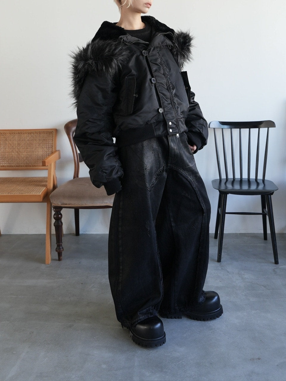 【CHIKASHITSU PLUS HIGH】N-2B cropped hood blouson (nylon)