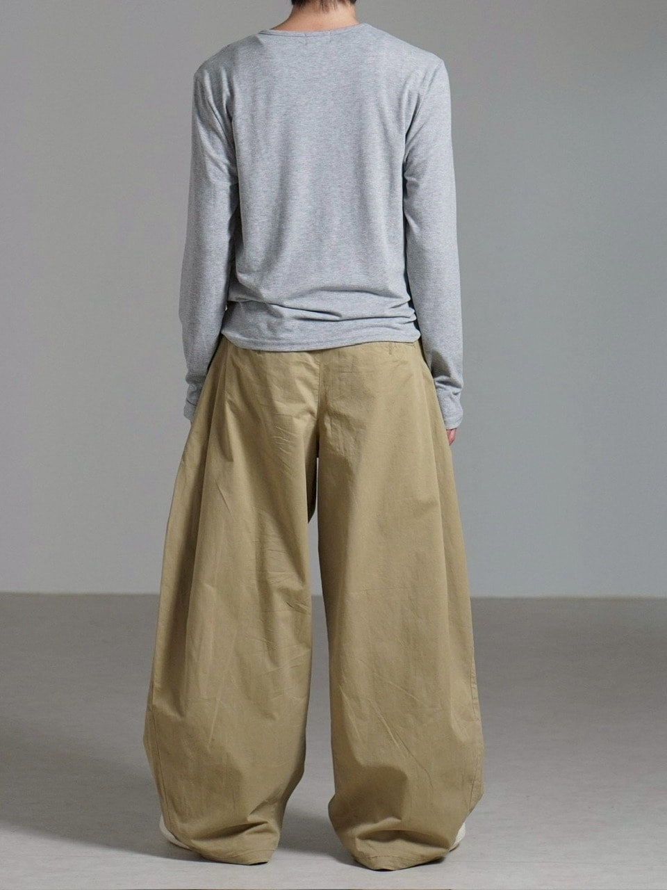 受注制【Chikashitsu +】pleats chino wide pants / 【チカシツプラス】プリーツチノワイドパンツ (2color)
