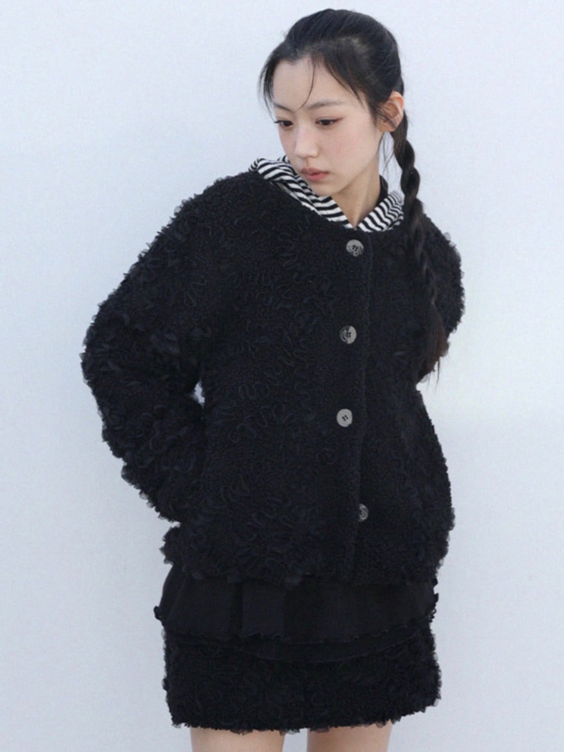 12/21 20:00 発売【Uglyshadow】RUFFLED FUR MINI SKIRT