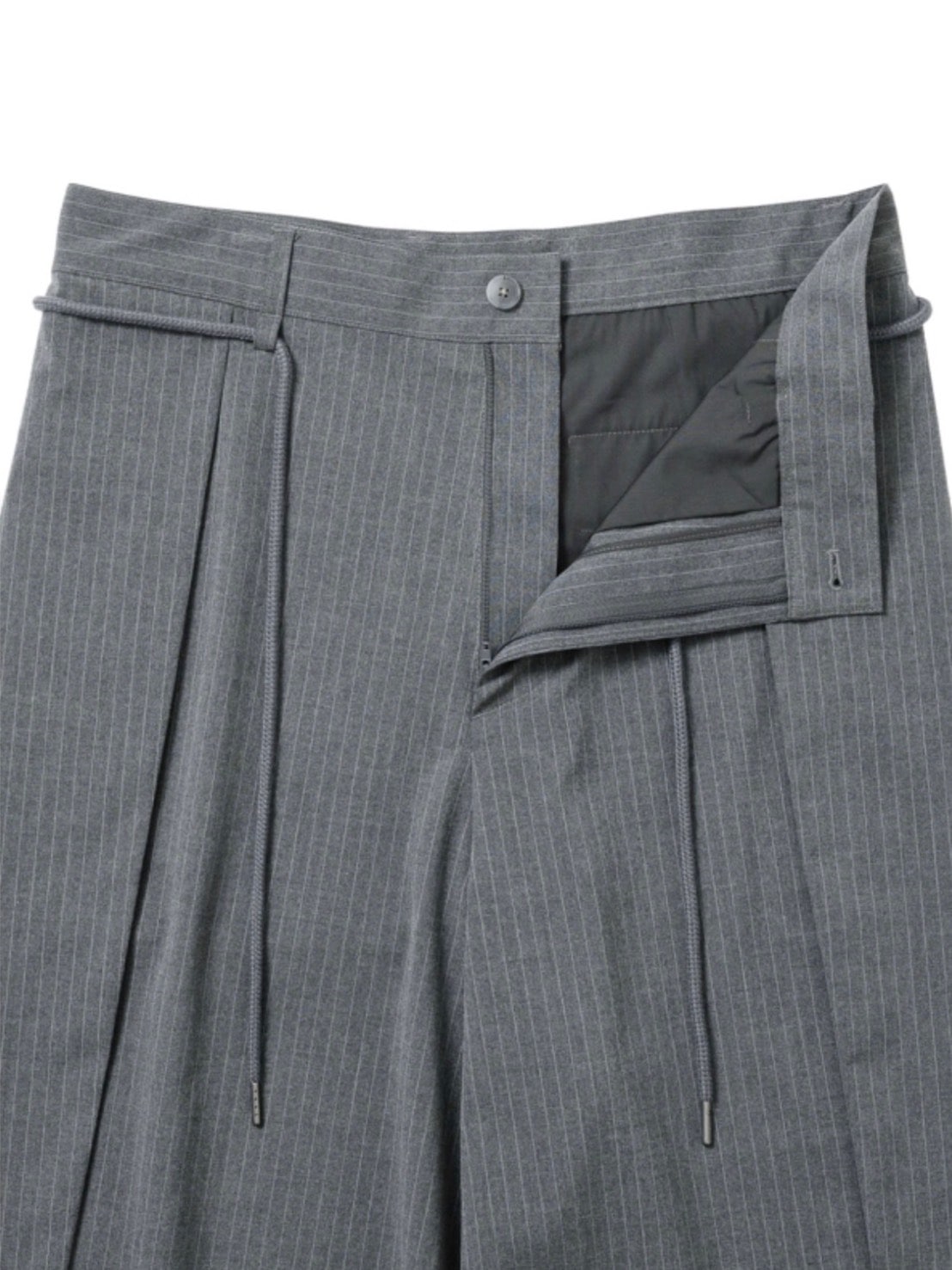 着画、物撮りまだ【AJOBYAJO】One Tuck Stripe Bermuda Pants