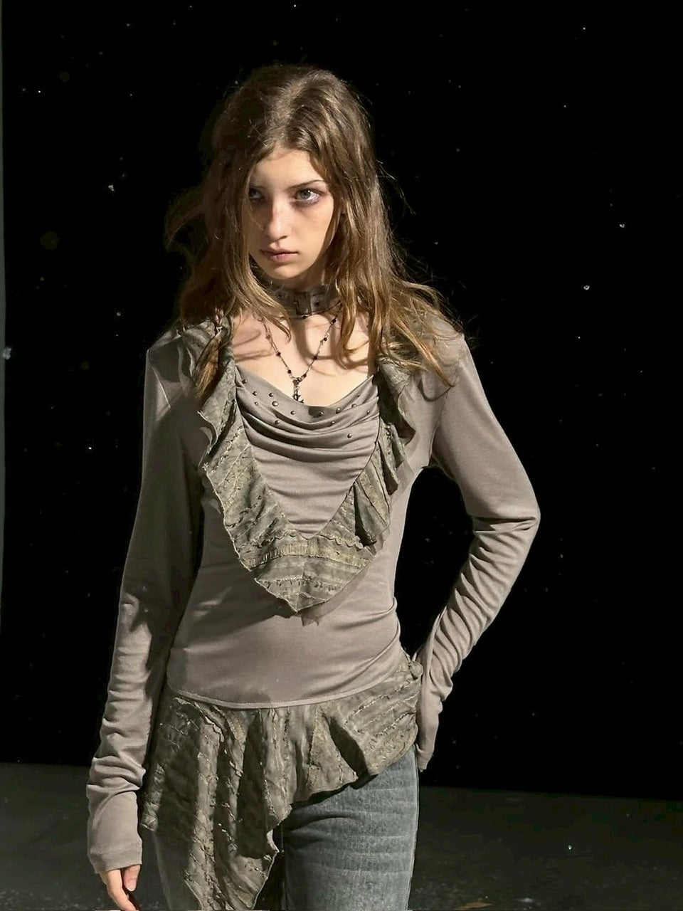 【Cest Nous】Ruffle hem top / 【セヌー】チョーカー付きアシンメトリーフリルトップス