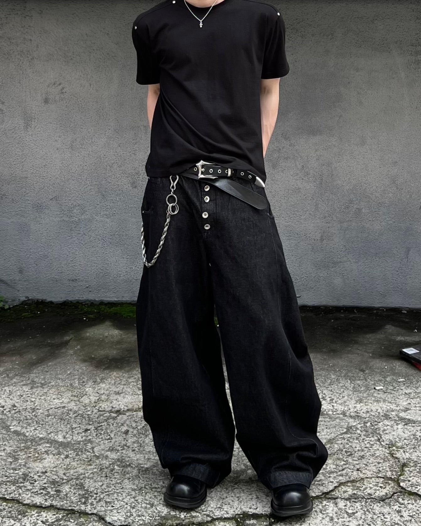 大阪店WEB限定受注制【Chikashitsu +】shoulder rivet t-shirt (3color)