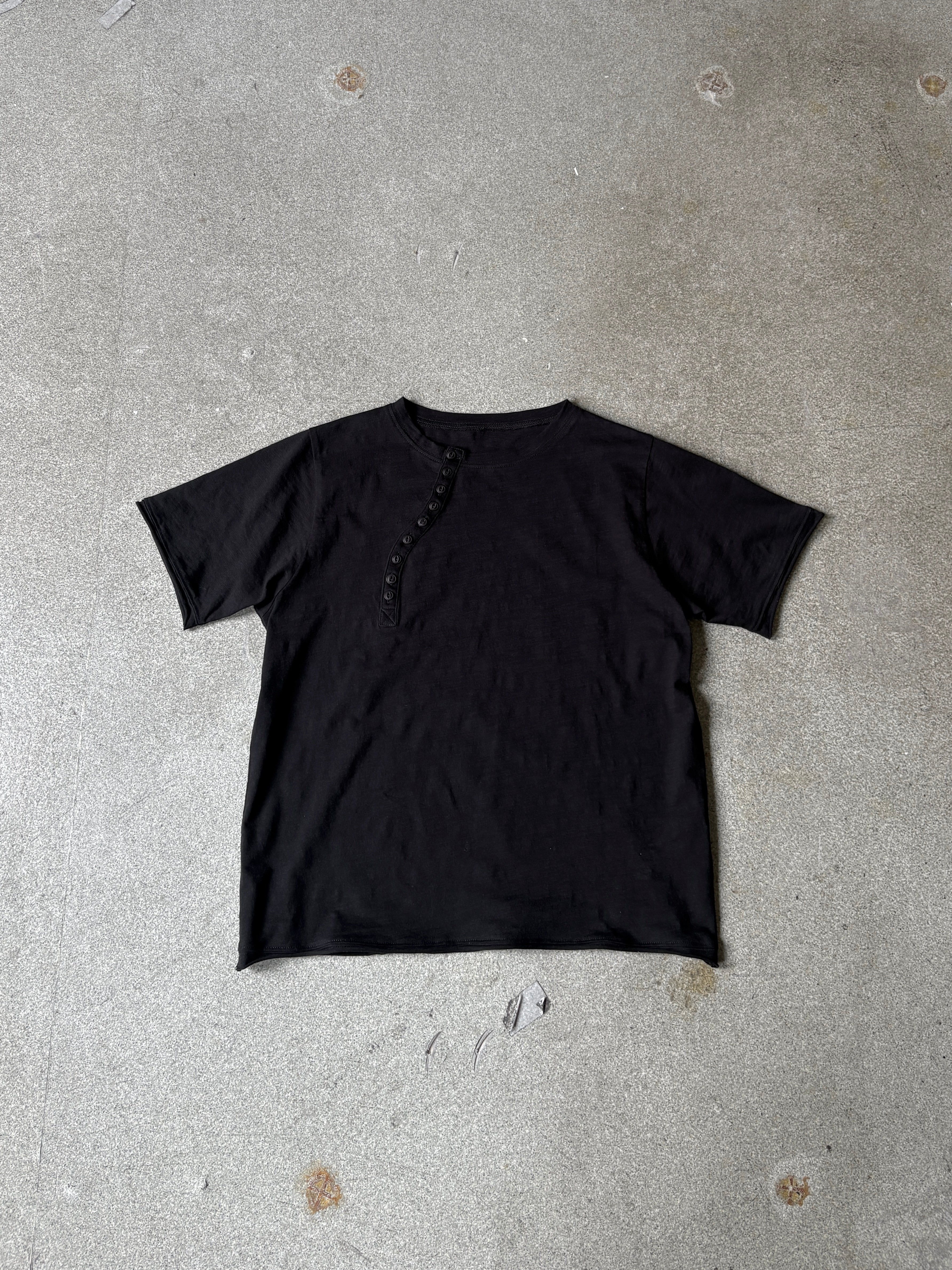 7月下旬発売予定【Lee fi Ne】Offset Henley Tee