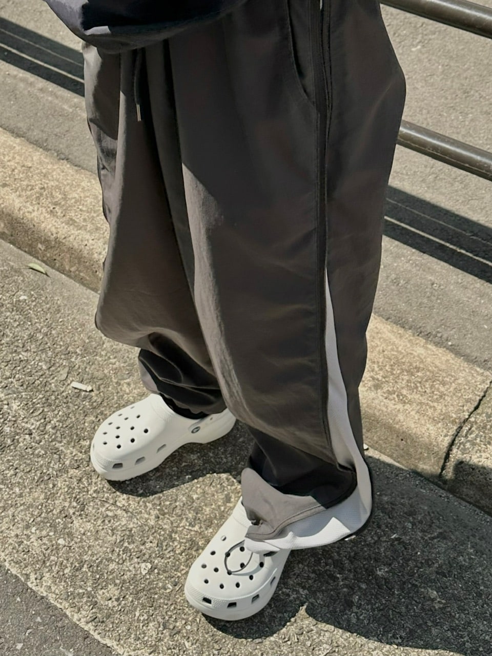受注制【Chikashitsu +】side zip wide nylon pants (3color)