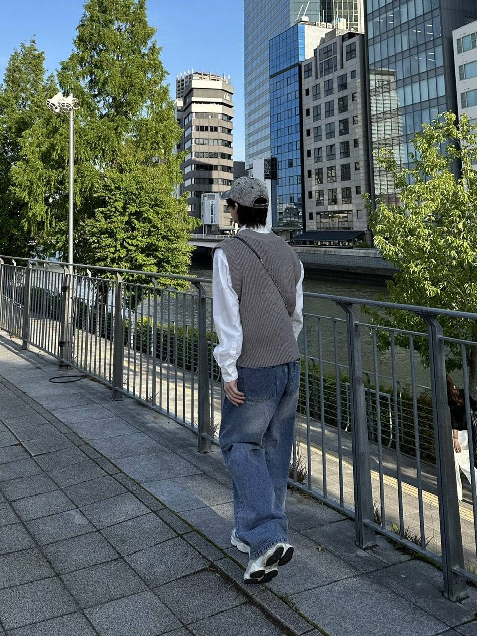 大阪店WEB限定受注制【Chikashitsu +】cropped box vest (2color)