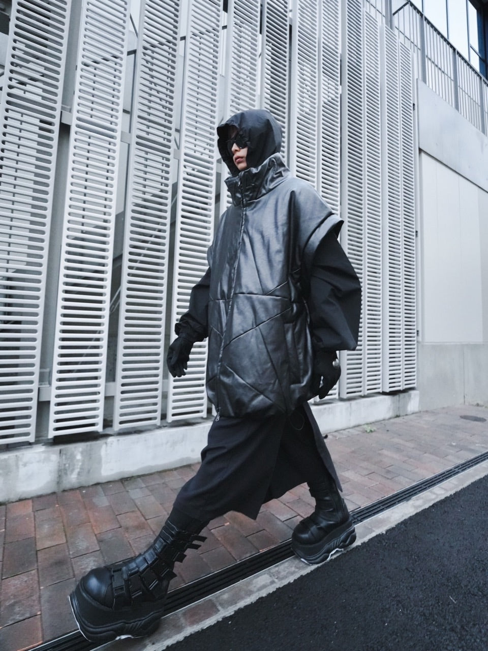 【DIG YOUR OWN GRAVE】star leather vest (2color)