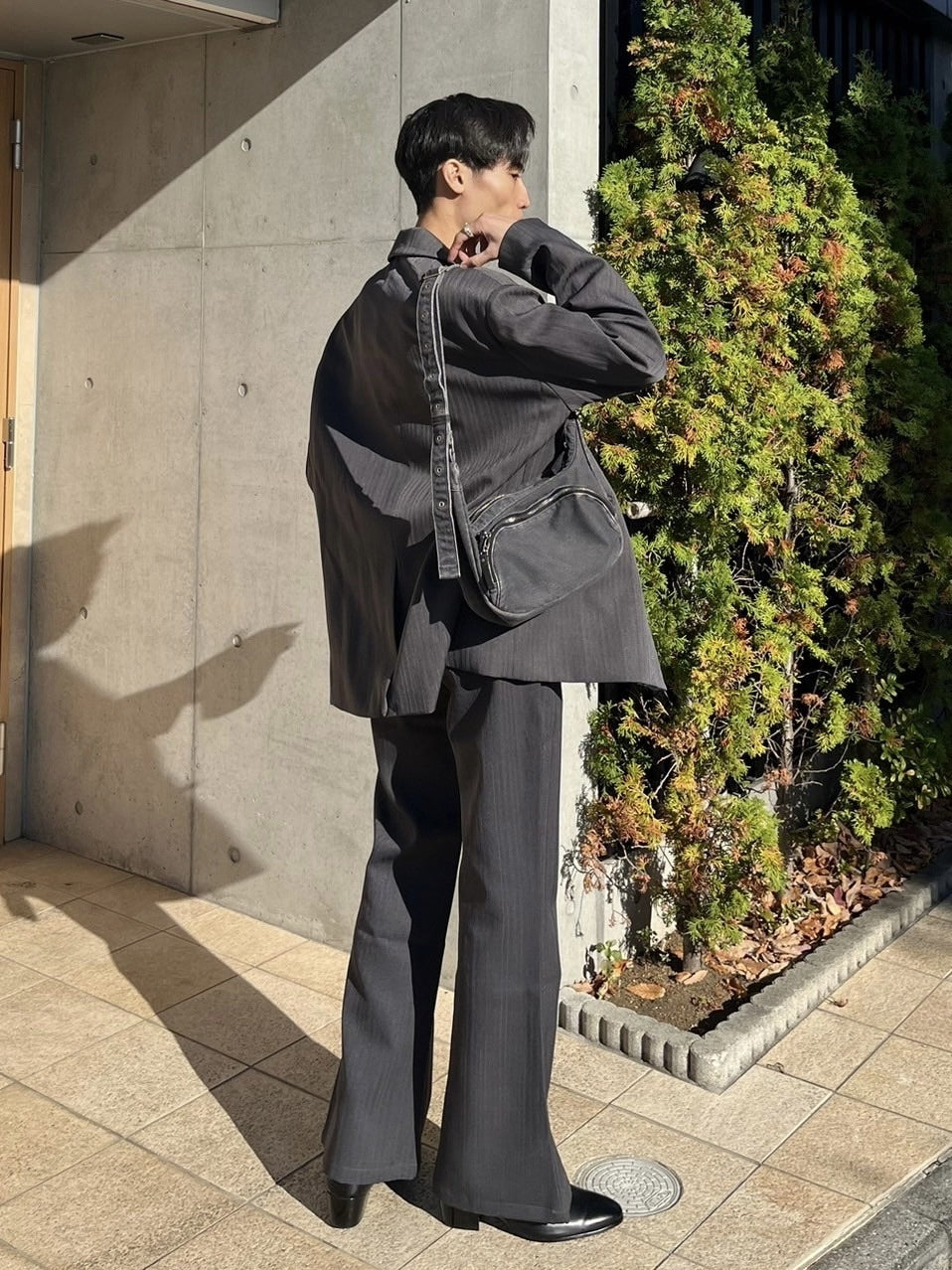 【Chikashitsu +】set up center press flare slacks (2color)