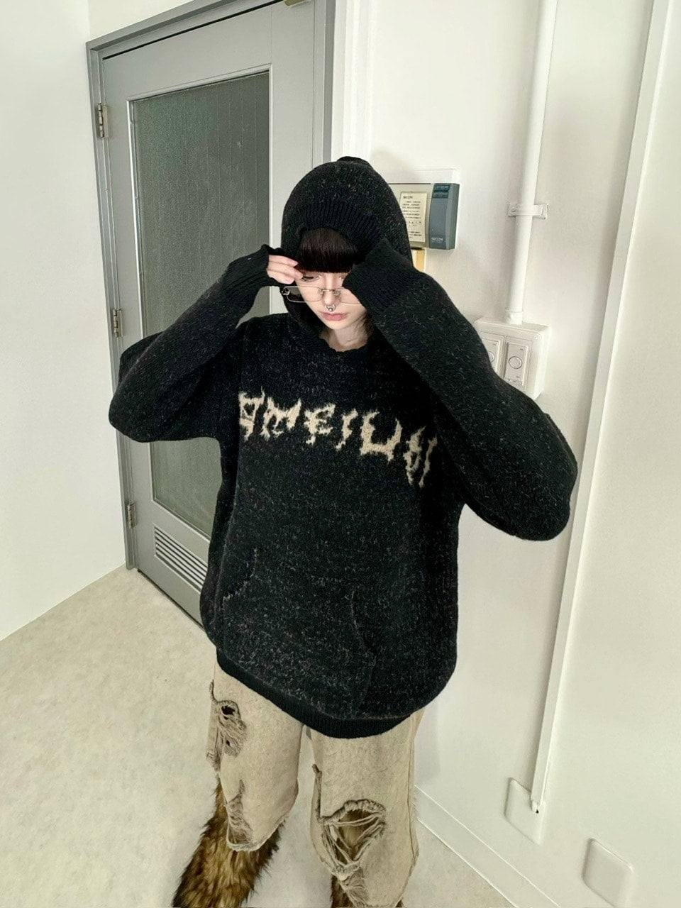 国際配送【Never mind the XU】bone hooded sweater (2color)