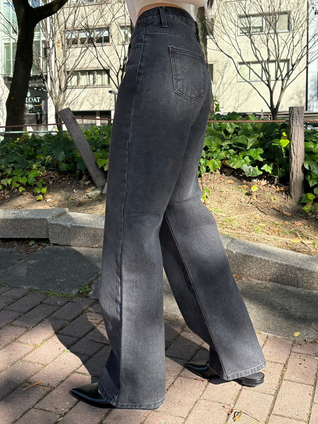 受注制【Chikashitsu + LADIES】wide fit black denim pants