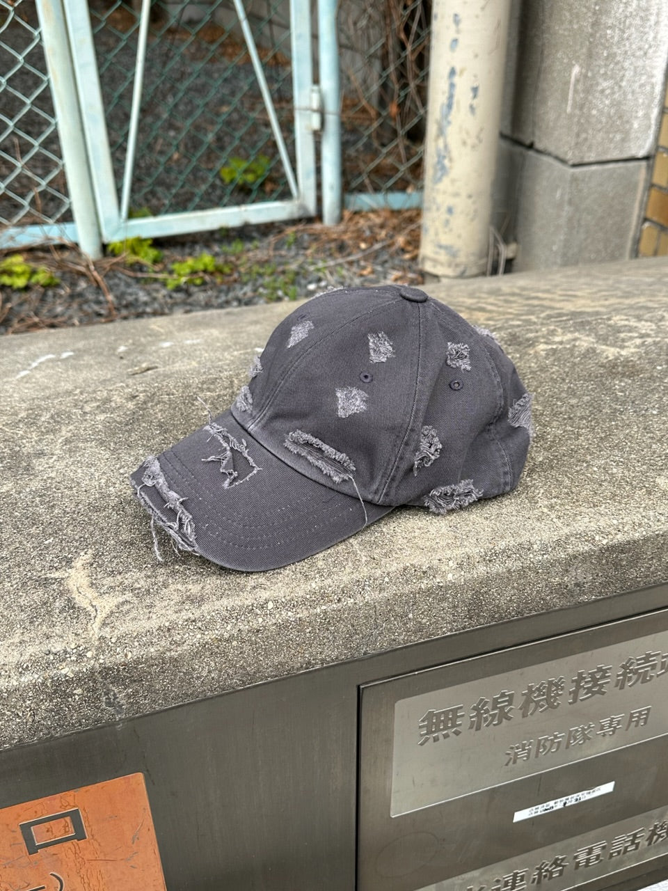 大阪店WEB限定受注制【Chikashitsu +】vintage damage cap (2color)