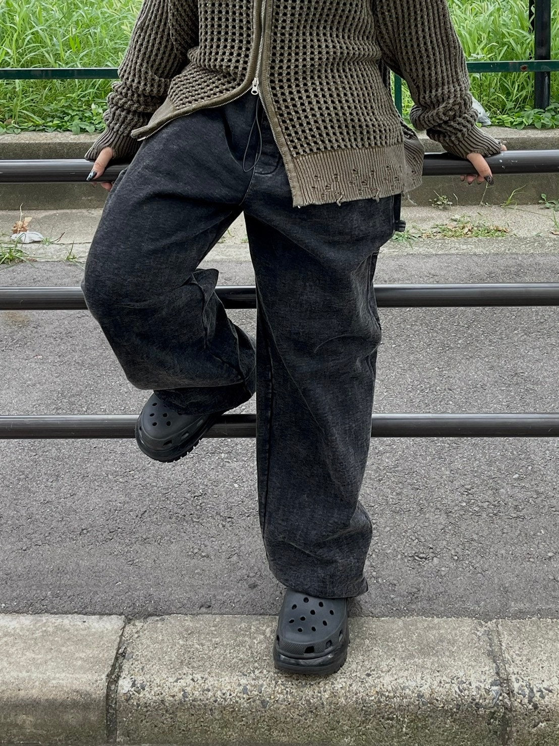 受注制【Chikashitsu +】set up pigment damage carpenter sweat pants