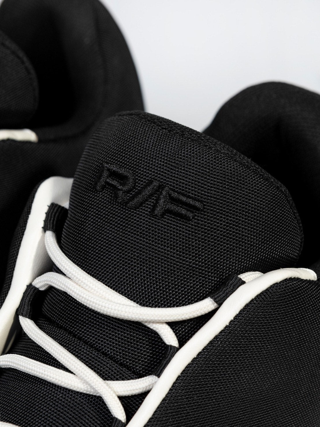 【F.V.V.O】THICK SOLED LOW BOOTS