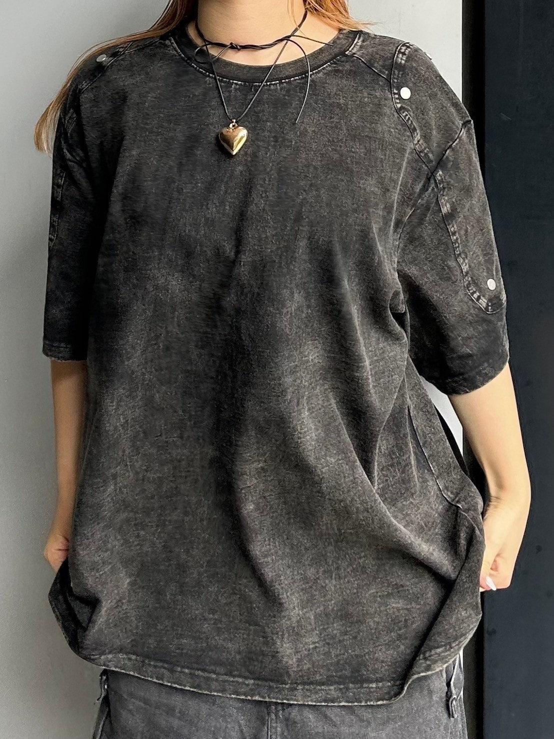 【Chikashitsu +】oversized pigment rivet t-shirt (2color)