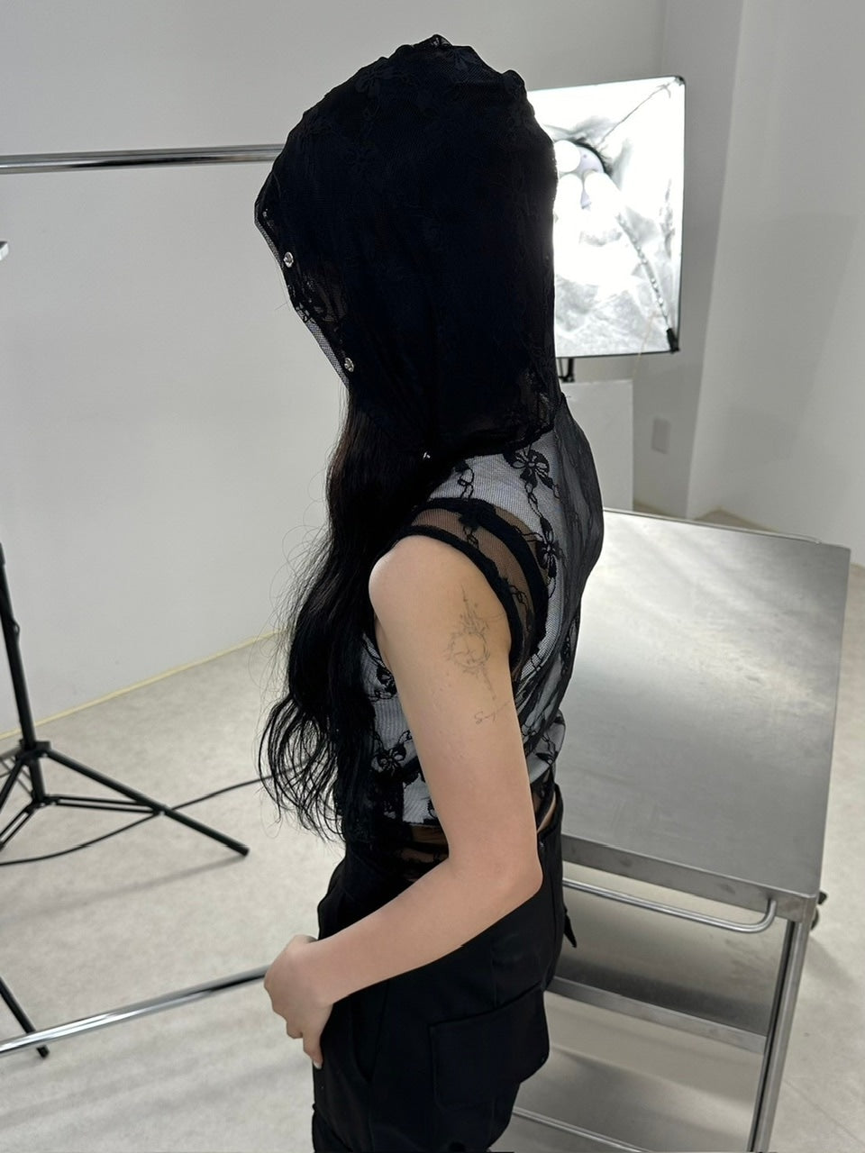 受注制【Never mind the XU】ribbon lace hoodie (2color)