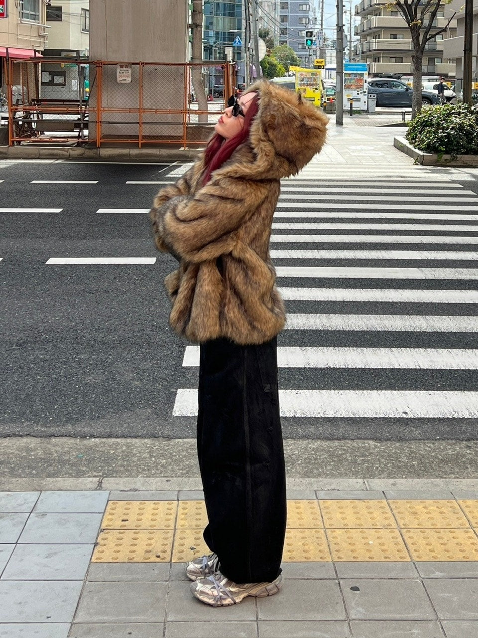 受注制【Chikashitsu +】hooded cropped fur blouson (2color)