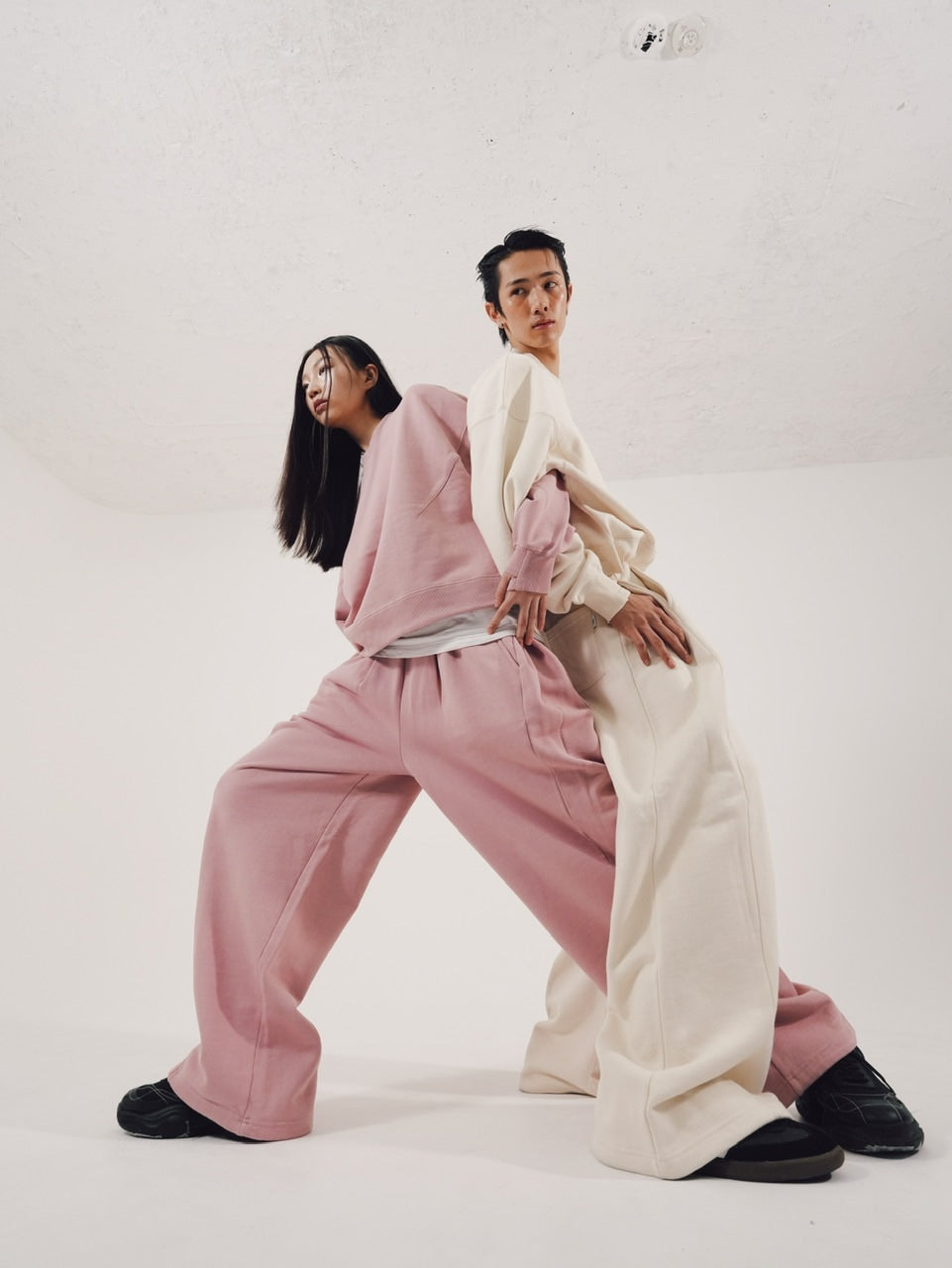 【CS】cropped vneck sweat shirt (ivory)