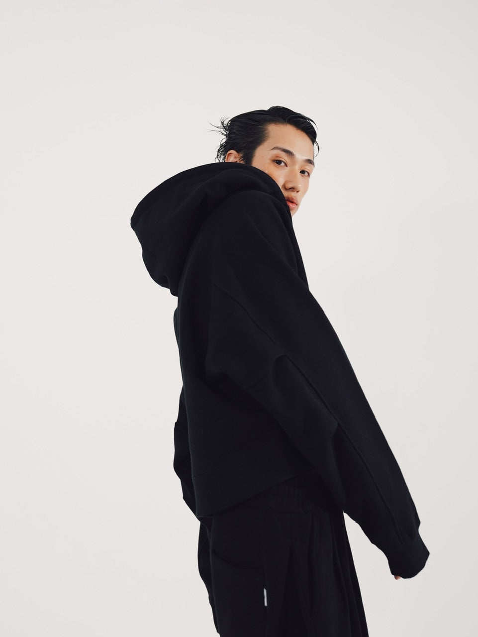 【CS】cropped double zip hoodie (black)