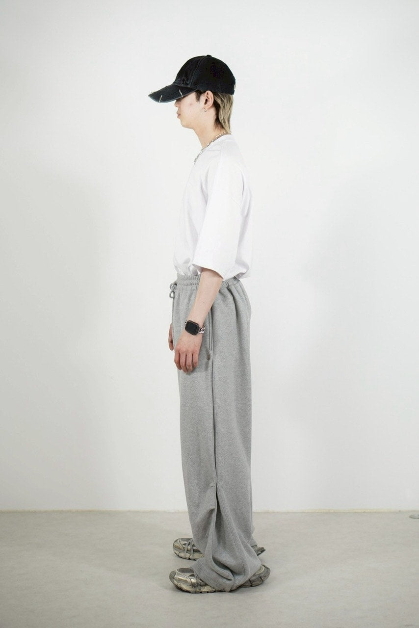 受注制【Chikashitsu +】side snap button sweat pants (2color)