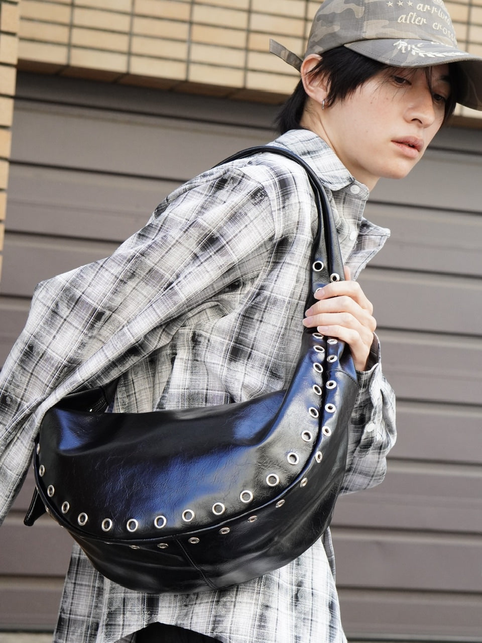 東京店WEB限定受注制【Chikashitsu +】eyelet cross bag
