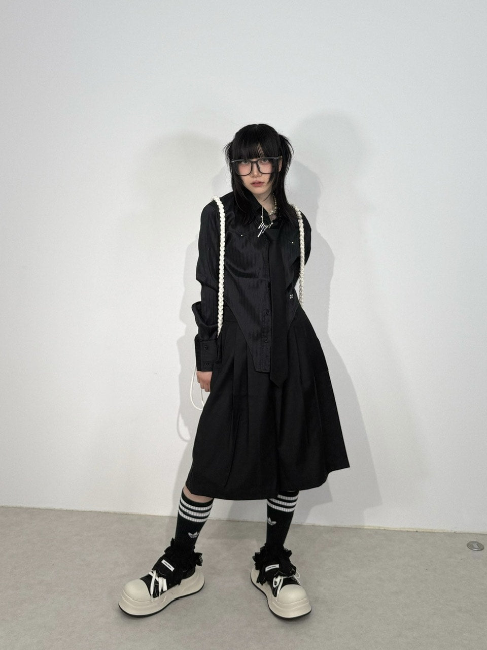 国際配送【Nerd out XU】Bermuda slacks tuck pants (2color)