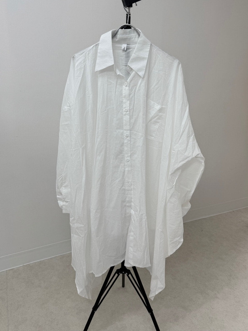 国際配送【Nerd out XU】asymmetry long shirt