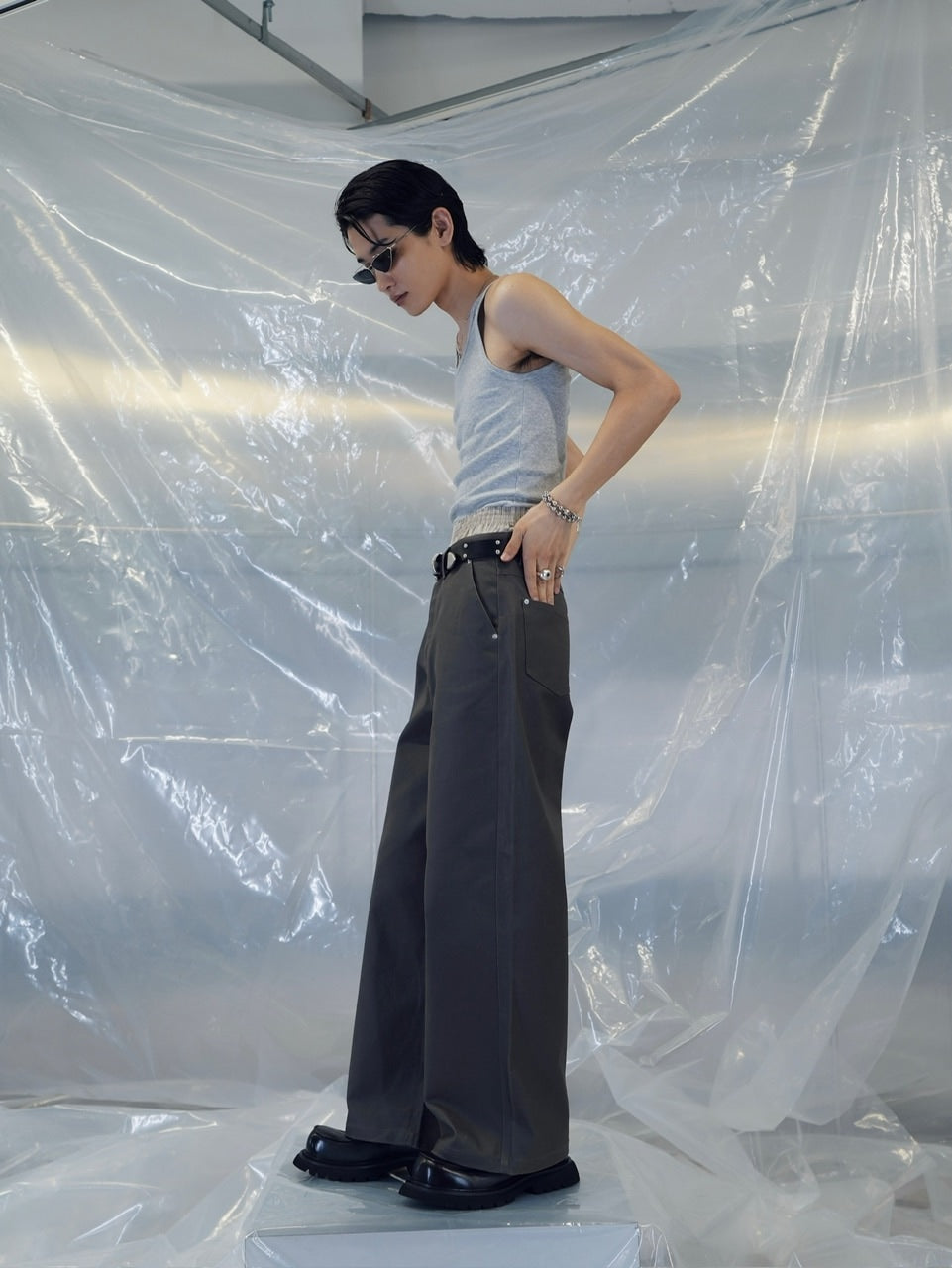 【CS】COATED WIDE DENIM PANTS (CHARCOAL)