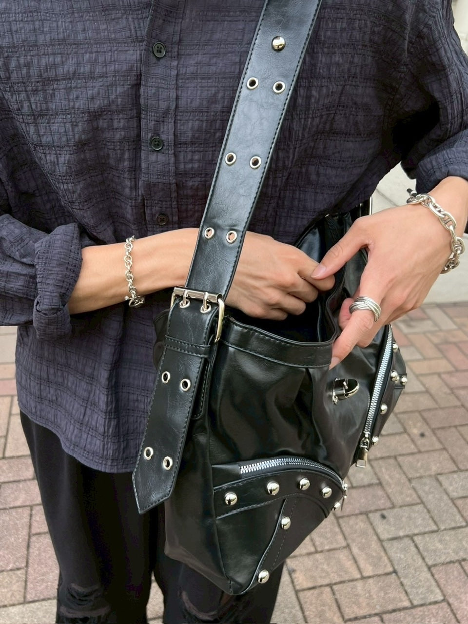 受注制【Chikashitsu +】buckle zipper studs bag / 【チカシツプラス】バックルジッパースタッズショルダーバッグ