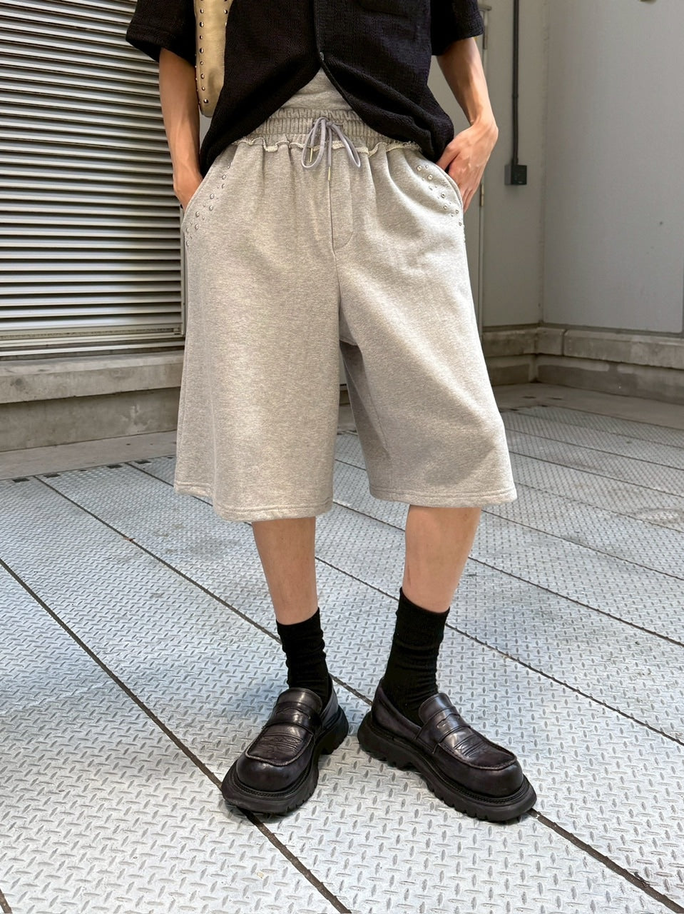 受注制【Chikashitsu +】pocket studs sweat half pants / 【チカシツプラス】ポケットスタッズスウェットハーフパンツ (2color)