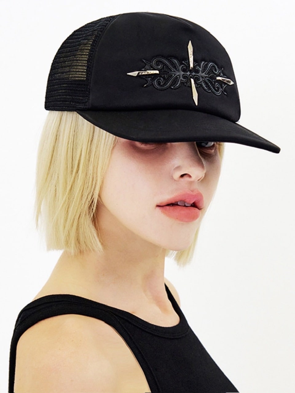 【E RIN AI E】CROSS TRUCKER CAP