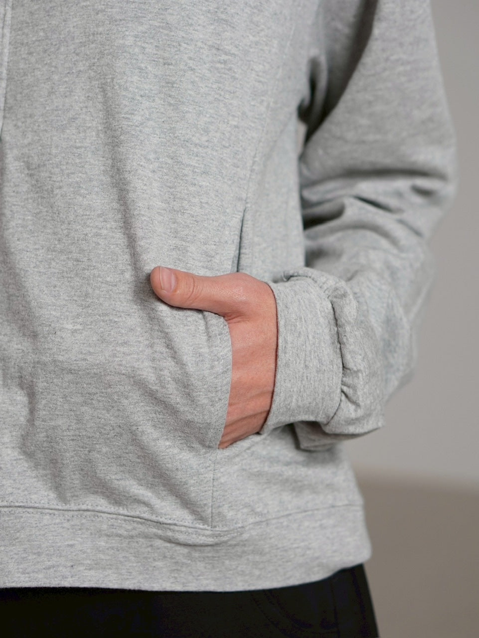 受注制【Chikashitsu +】light touch cropped hoodie / 【チカシツプラス】 ライトタッチクロップドパーカー (3color)