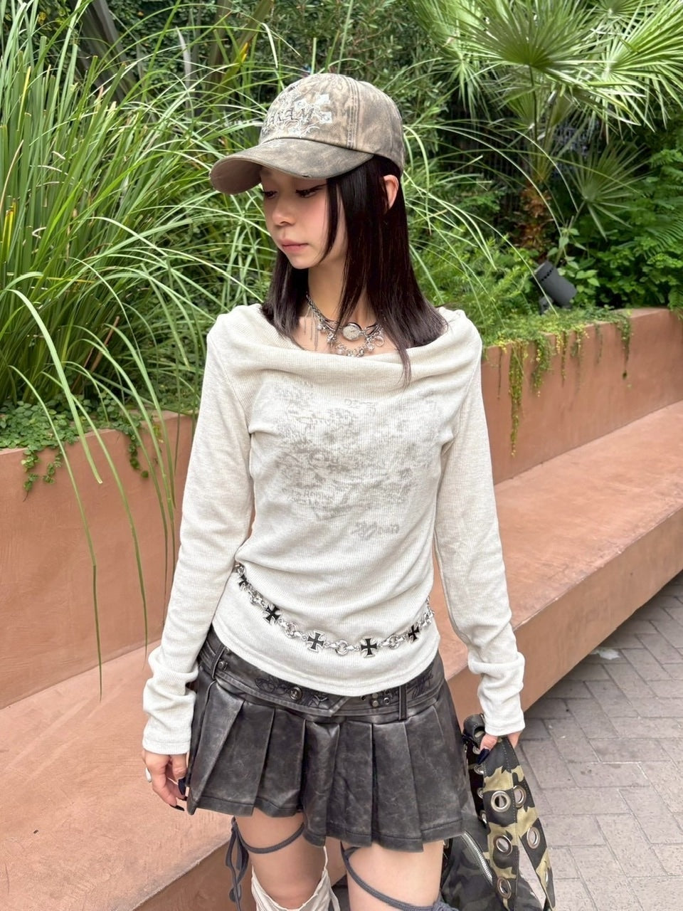 仙台に着画お願いしている。【Never mind the XU】loose fit long sleeve / 【ネバーマインドザエックスユー】ルーズフィットプリント長袖Tシャツ (3color)