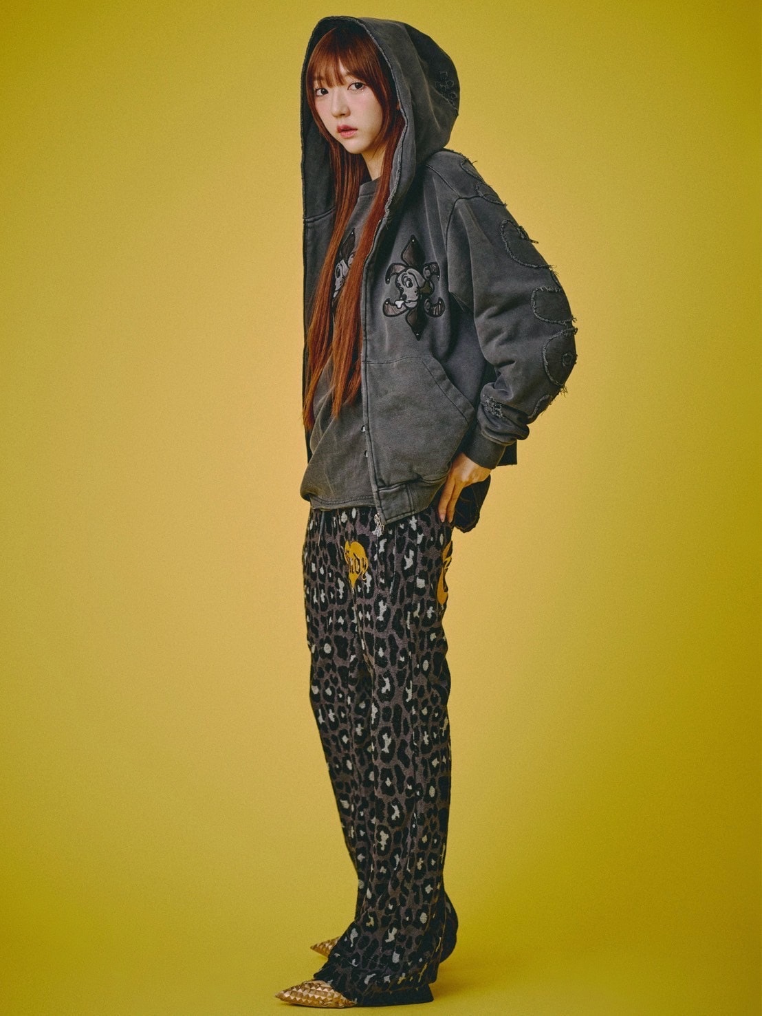 【GALFY】ぼろぼろロゴ百合の紋パーカー