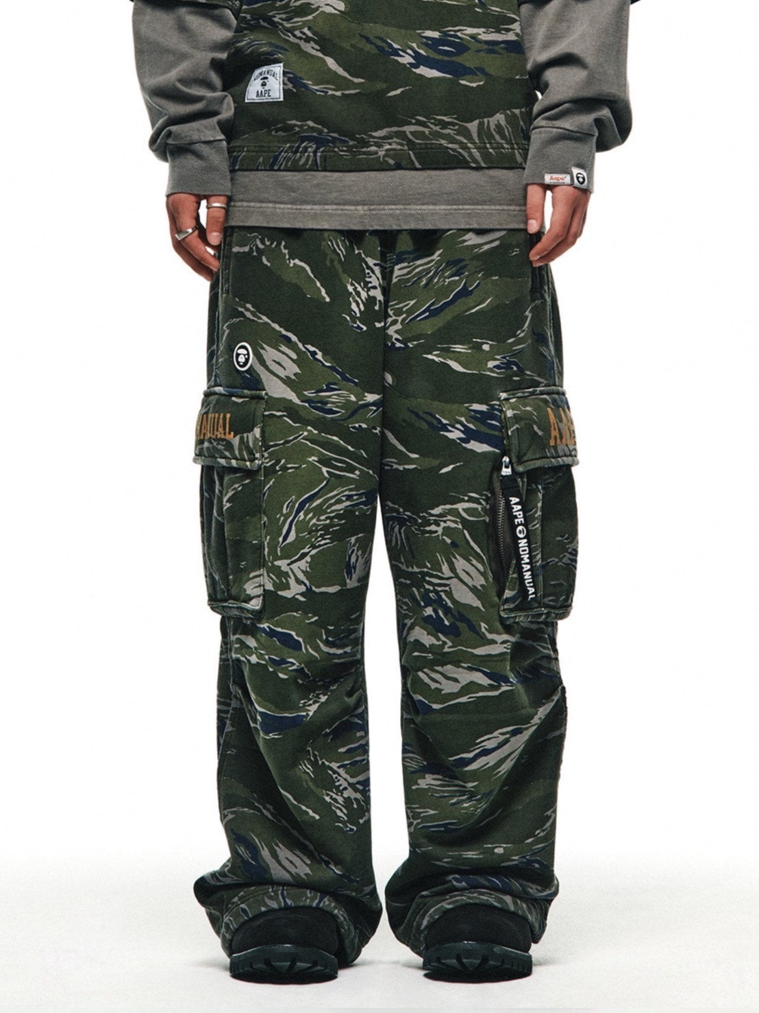 【AAPE X NOMANUAL】AAPE X NOMANUAL SWEATPANTS