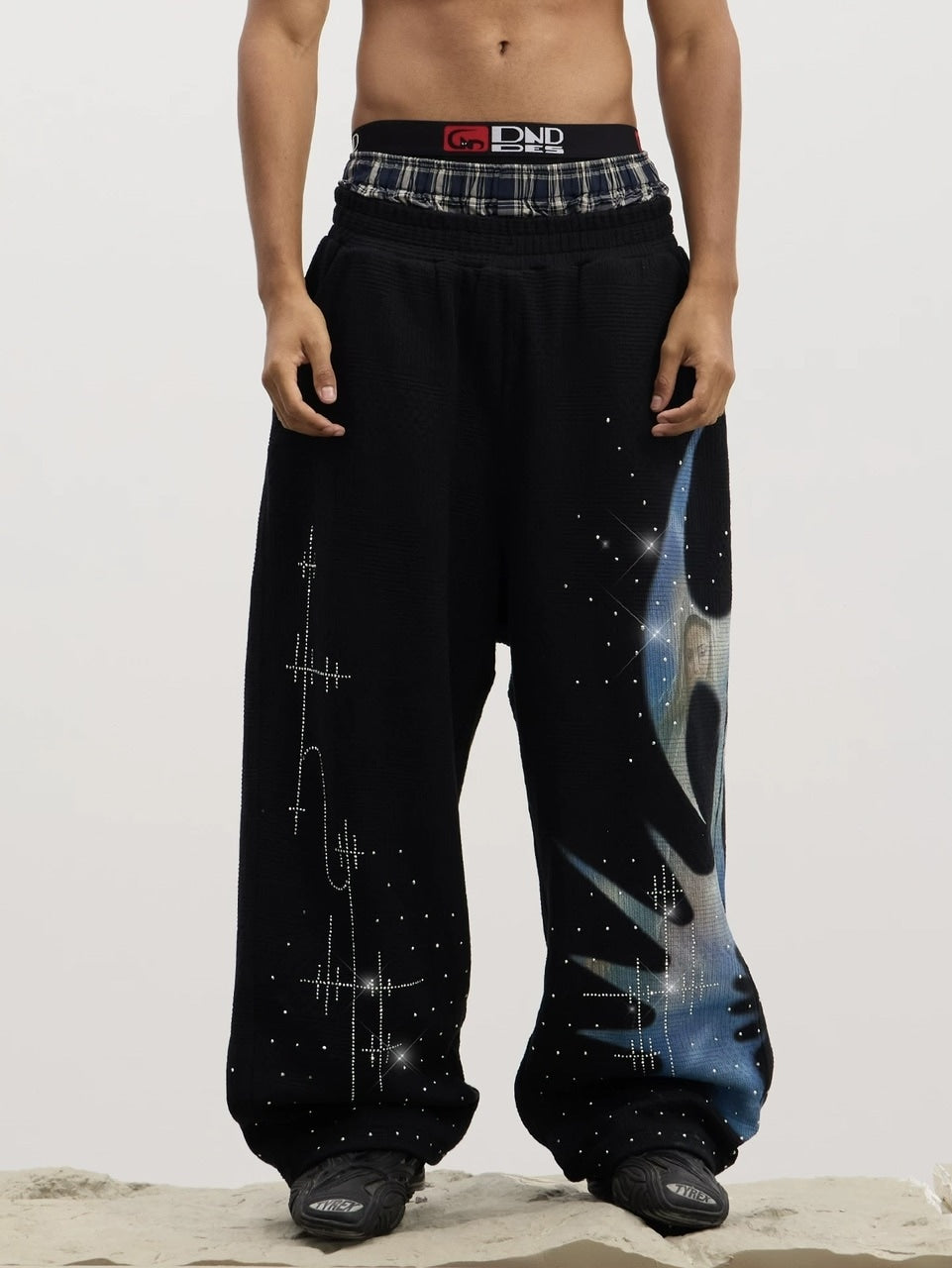 【DND4DES】Saint-M?・re De R?・ches Double-Waist Sweatpants /【ディーエヌディーフォーデス】ダブルウエストラインストーンスウェットパンツ