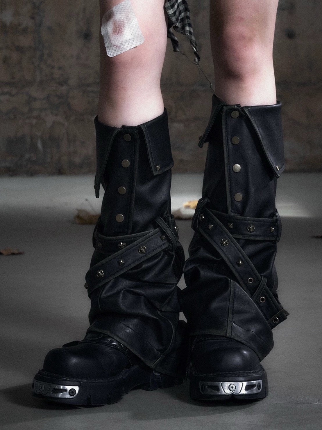 【Cest Nous】Studded Leg Chaps / 【セヌー】スタッズベルトレッグウォーマー