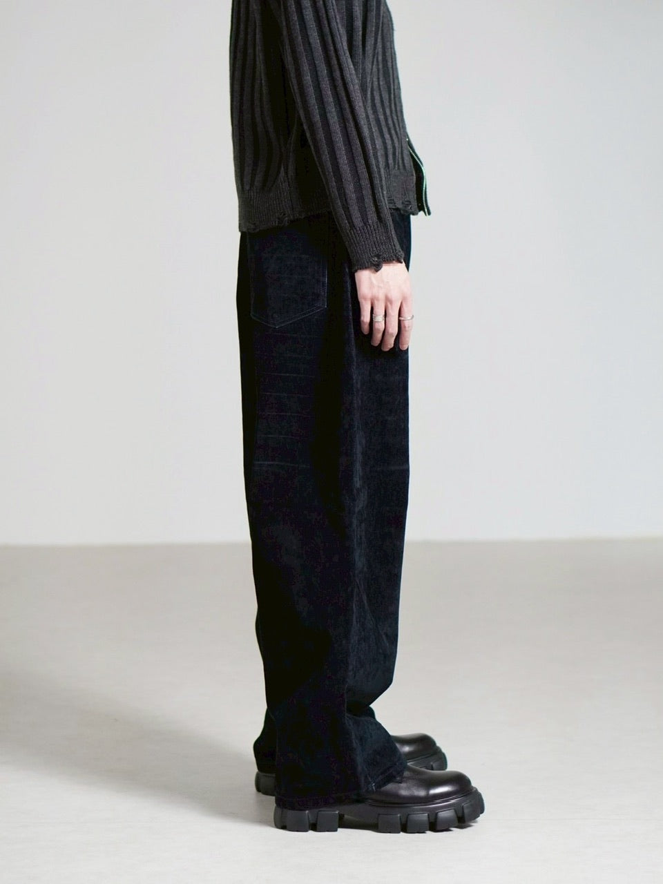 受注制【Chikashitsu +】velvet touch buggy denim pants / 【チカシツプラス】ベルベットタッチバギーデニムパンツ (2color)