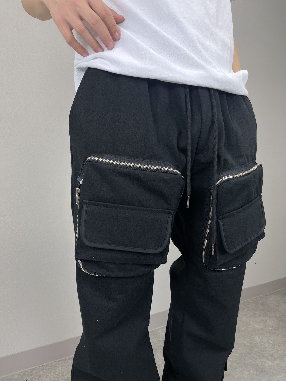 受注制【Chikashitsu +】front pocket design cargo pants (2color)