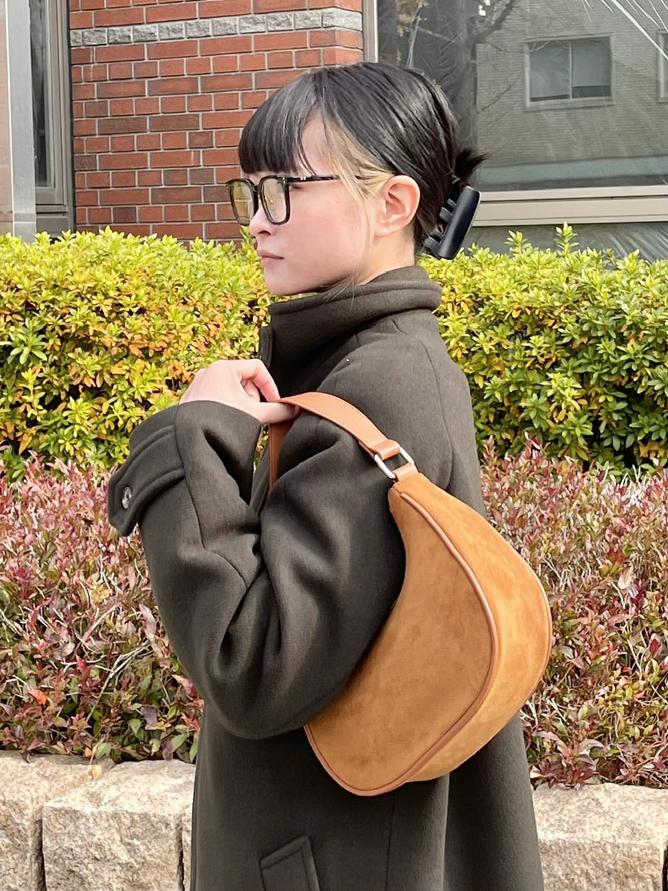 受注制【Chikashitsu +】suede moon hand bag (2color)