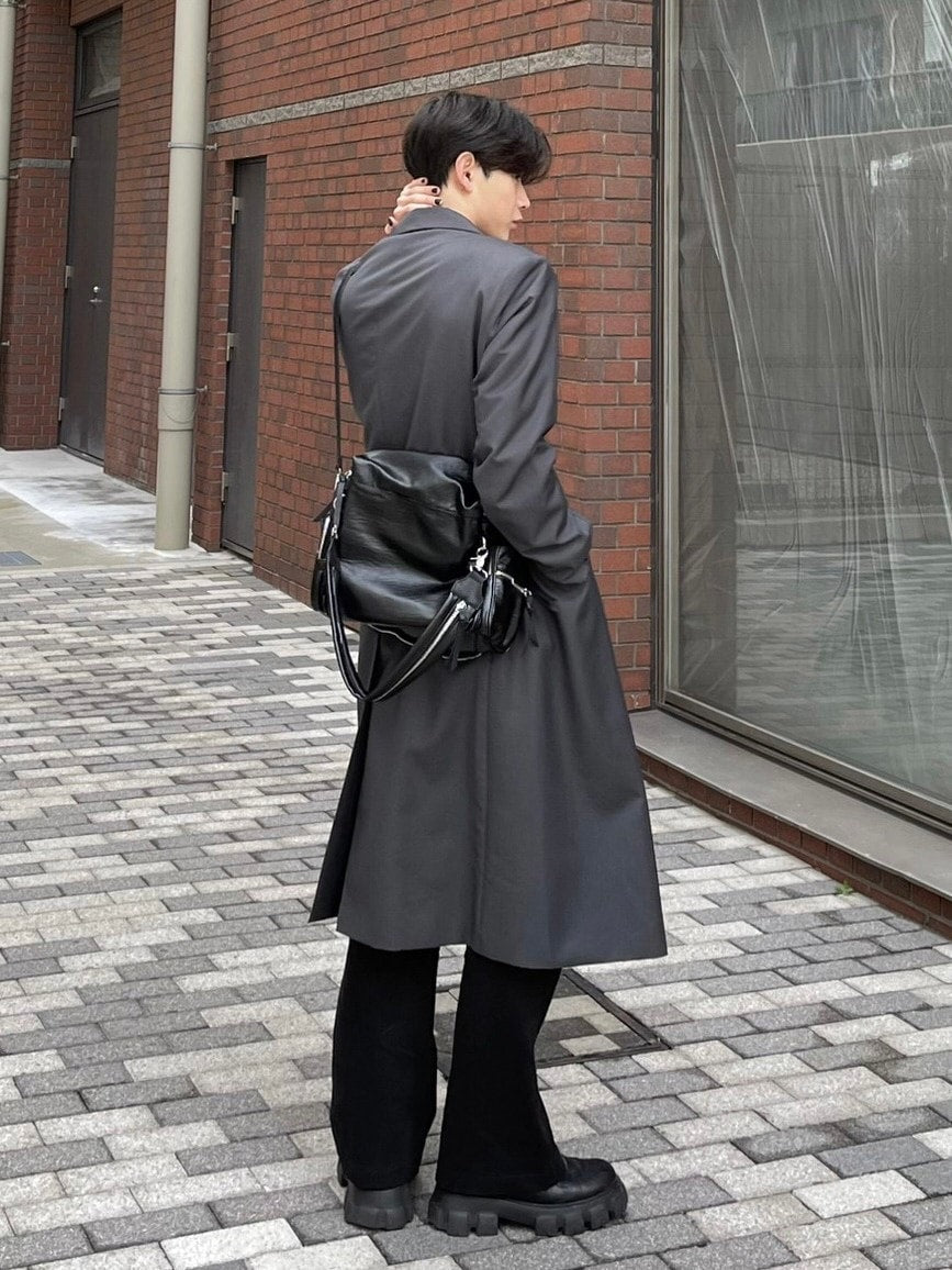 受注制【Chikashitsu +】zip design leather shoulder bag – PRESSING