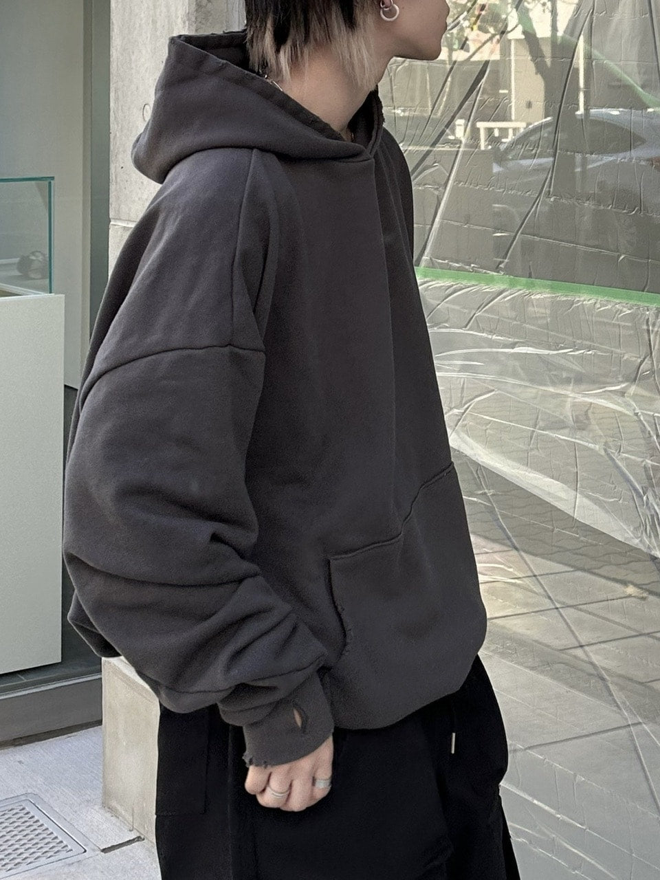 大阪店WEB限定【Chikashitsu +】damage arm warmer hoodie (3color)