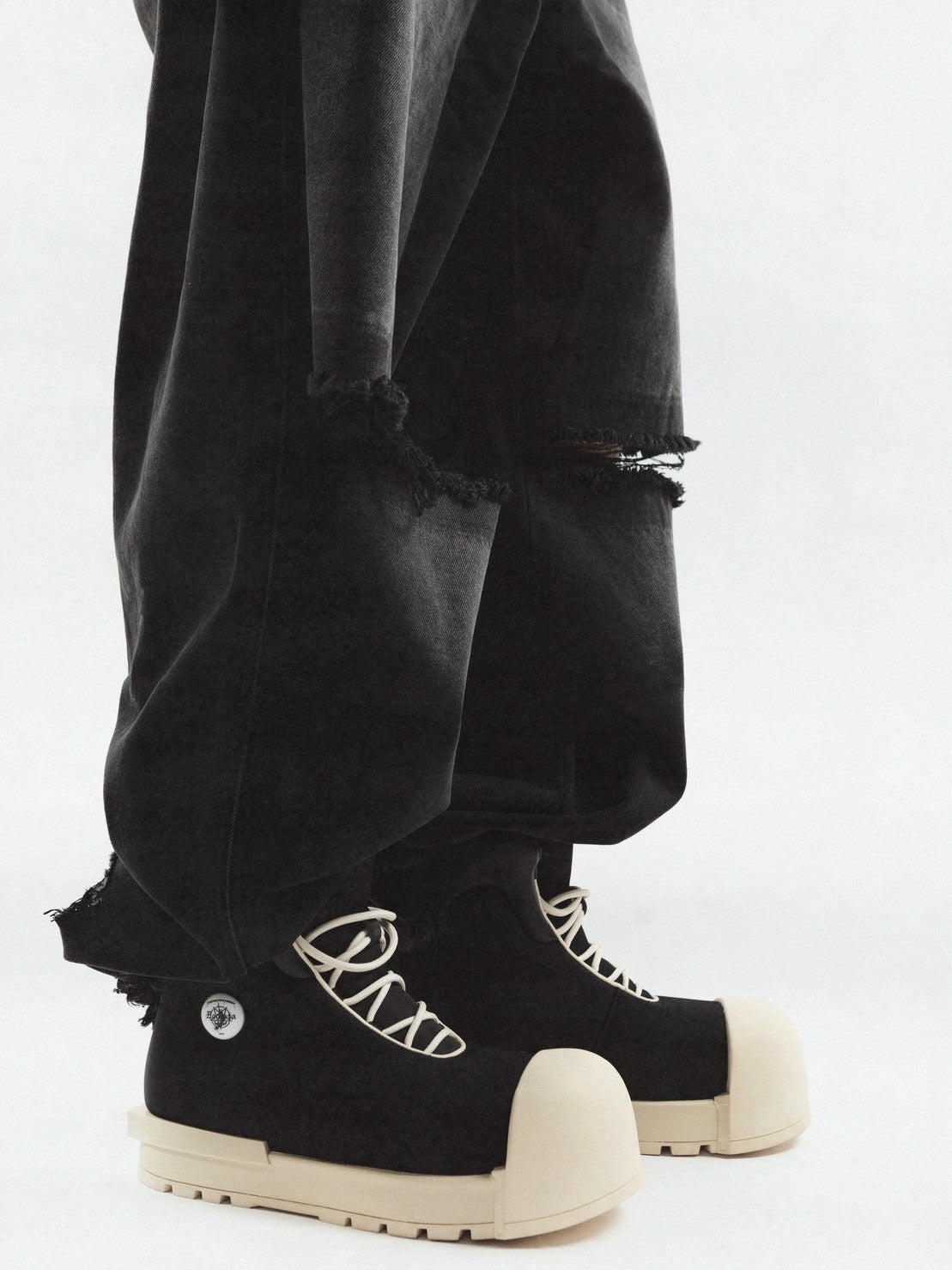 【F.V.V.O】THICK SOLED HIGH TOP BOOTS / 【フリーワールドオーダー(エフヴィーヴィーオー)】スニーカーライクミドルブーツ