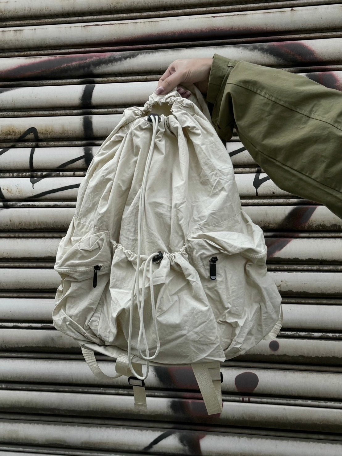 受注制【Chikashitsu +】pocket string backpack (2color) / 【チカシツプラス】ポケットストリングバッグパック