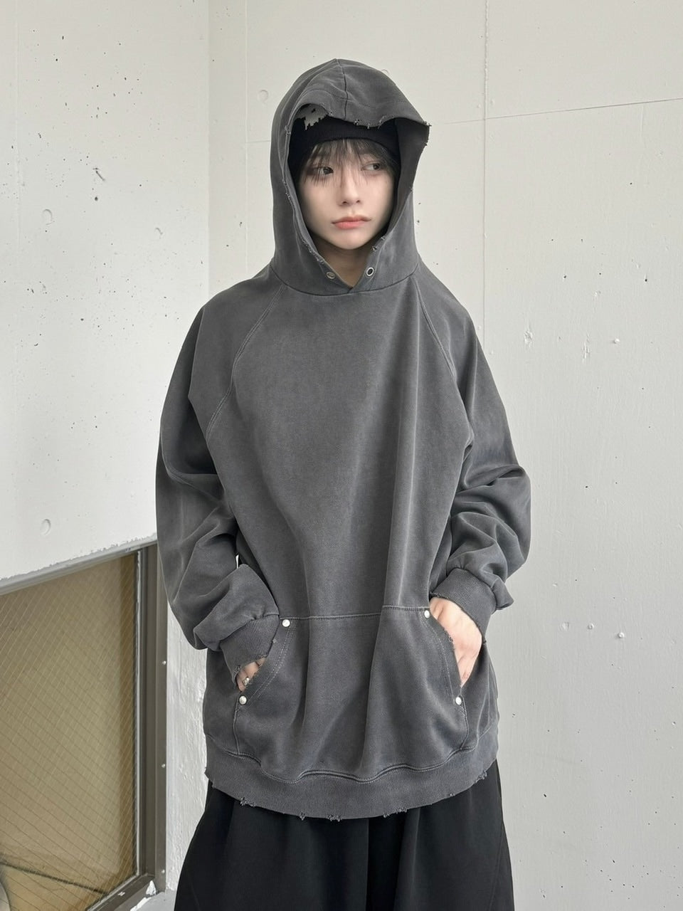 受注制【Never mind the XU】rivet pigment hoodie (2color)