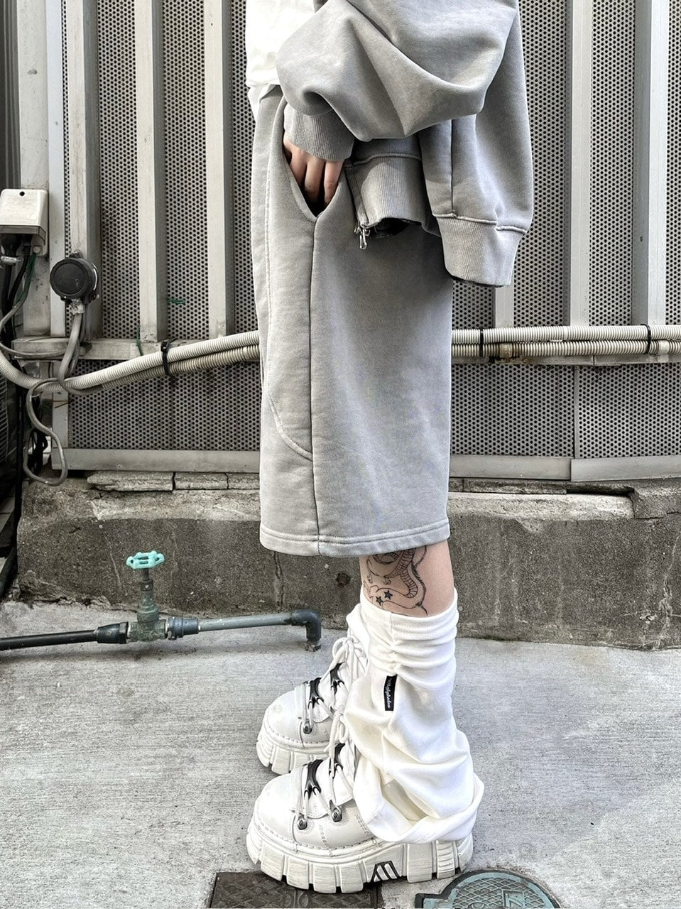 受注制【Never mind the XU】pigment line shorts (2color)